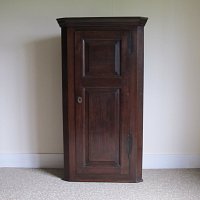 OAK HANGING CORNER CUPBOARD