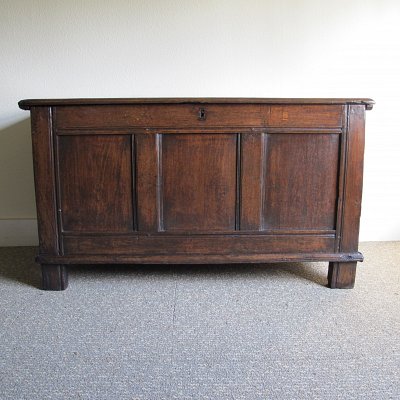 OAK COFFER 17th century