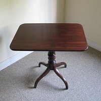 MAHOGANY SNAP TOP TABLE