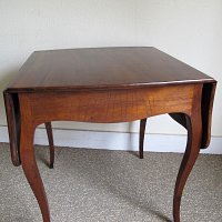 MAHOGANY BUTTERFLY PEMBROKE TABLE