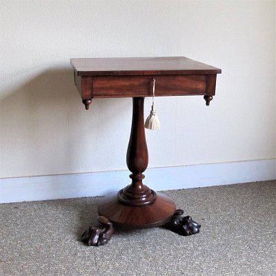 MAHOGANY OCCASIONAL TABLE