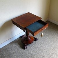 MAHOGANY OCCASIONAL TABLE