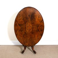 VICTORIAN WALNUT INLAID CENTRE TABLE