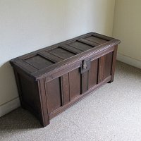 OAK COFFER