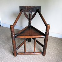 OAK TURNERS CHAIR