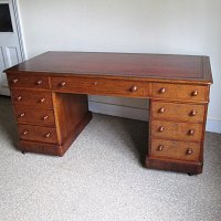 OAK PEDESTAL DESK