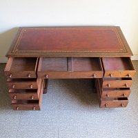 OAK PEDESTAL DESK