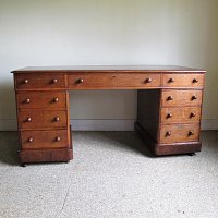 OAK PEDESTAL DESK