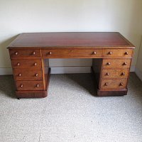 OAK PEDESTAL DESK