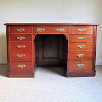 MAHOGANY KNEEHOLE DESK