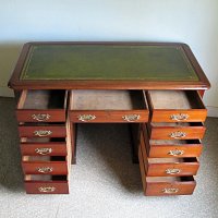 MAHOGANY KNEEHOLE DESK