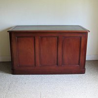 MAHOGANY KNEEHOLE DESK