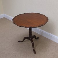 MAHOGANY PIE CRUST TRIPOD TABLE