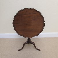 MAHOGANY PIE CRUST TRIPOD TABLE