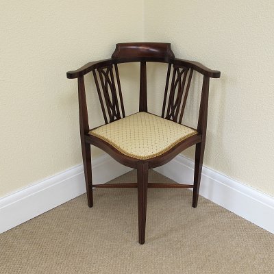 MAHOGANY EDWARDIAN CORNER CHAIR