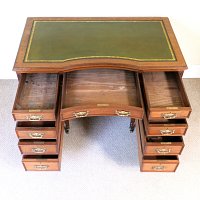 EDWARDIAN WALNUT PEDESTAL DESK