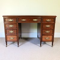 EDWARDIAN WALNUT PEDESTAL DESK