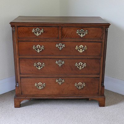 RED WALNUT GEORGIAN CHEST OF DRAWERS