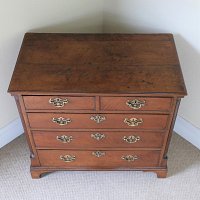 RED WALNUT GEORGIAN CHEST OF DRAWERS