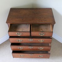 RED WALNUT GEORGIAN CHEST OF DRAWERS