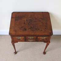 GEORGE I WALNUT SIDE TABLE