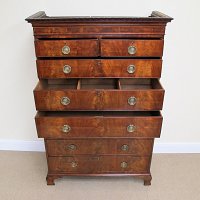 GEORGIAN MAHOGANY CHEST ON CHEST