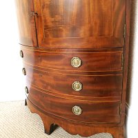 GEORGIAN MAHOGANY FLOOR STANDING BOW FRONT CORNER CUPBOARD