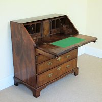 GEORGIAN WALNUT BUREAU