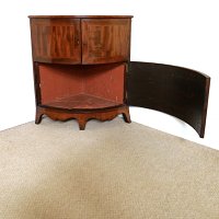 GEORGIAN MAHOGANY FLOOR STANDING BOW FRONT CORNER CUPBOARD