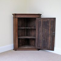 GEORGIAN OAK HANGING CORNER CUPBOARD