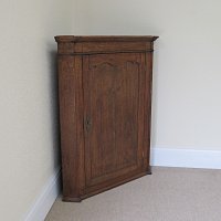 GEORGIAN OAK HANGING CORNER CUPBOARD