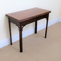 GEORGIAN MAHOGANY CARD TABLE WITH CONCERTINA ACTION