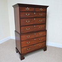 GEORGIAN MAHOGANY CHEST ON CHEST