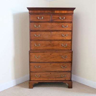 GEORGIAN MAHOGANY CHEST ON CHEST