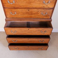 GEORGIAN MAHOGANY CHEST ON CHEST