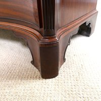 GEORGIAN MAHOGANY CHIPPENDALE SERPENTINE CHEST OF DRAWERS