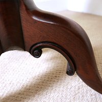 GEORGIAN MAHOGANY TRIPOD TABLE