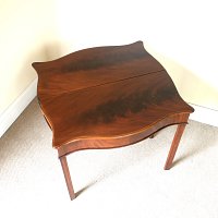 GEORGIAN MAHOGANY TEA TABLE