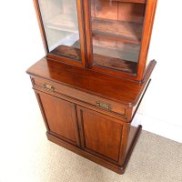 VICTORIAN LIBRARY BOOKCASE OF SMALL PROPORTIONS