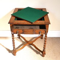 OAK OCCASIONAL TABLE / CARD TABLE