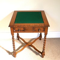 OAK OCCASIONAL TABLE / CARD TABLE