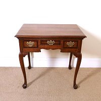 GEORGIAN OAK LOWBOY / SIDE TABLE