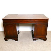 MAHOGANY CHIPPENDALE REVIVAL STYLE PEDESTAL DESK